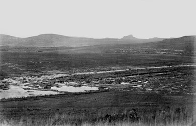 Rorkes Drift avec Isandlwana au loin, 1879 - English Photographer